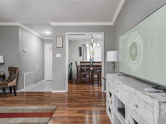 4th image of 3920 Peaceful Valley Cir