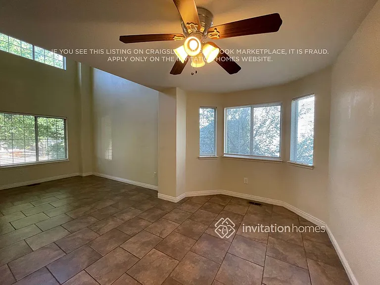 4992 N Silverlace Dr — Photo 6