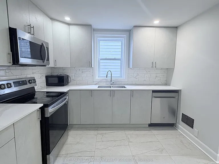 470 Pleasant Park Rd — Photo 3