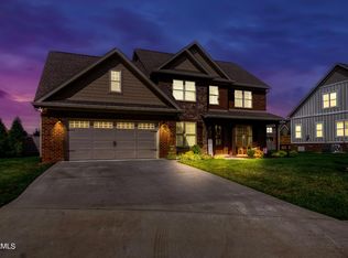 2122 Leah Ln, Maryville, TN 37803