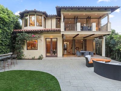 207 N Bowling Green Way, Los Angeles, CA, 90049