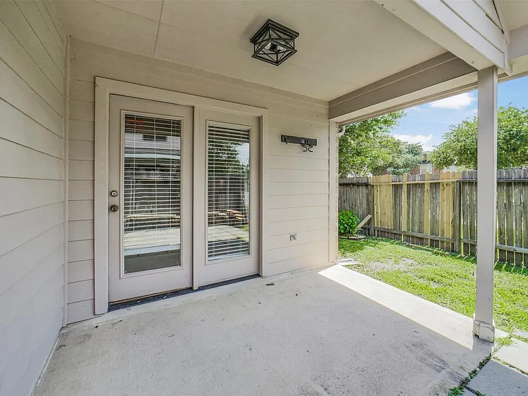 19254 Dillsbury Ct — Photo 43