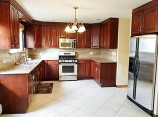 170-18 Lithonia Ave #2D, Fresh Meadows, NY 11365