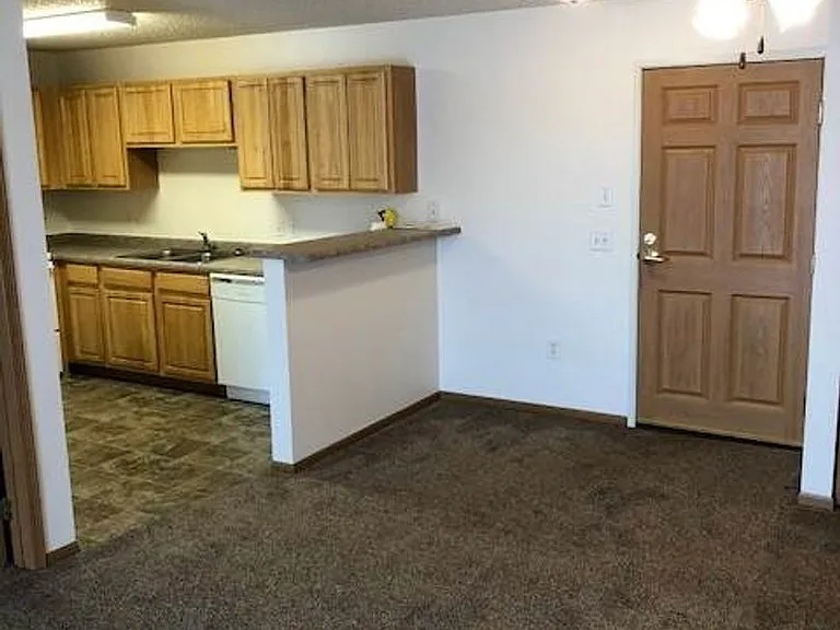 Pheasant Run Apartments — Photo 25