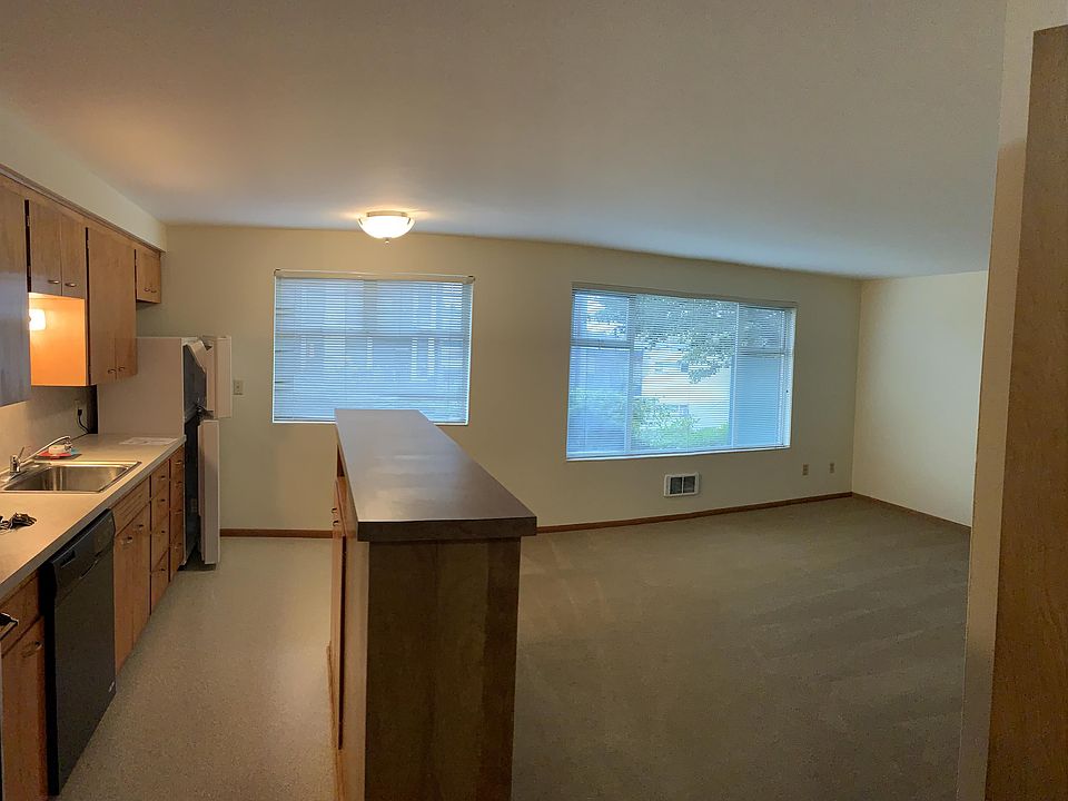 1st image of 2210 Eastlake Ave E APT 1