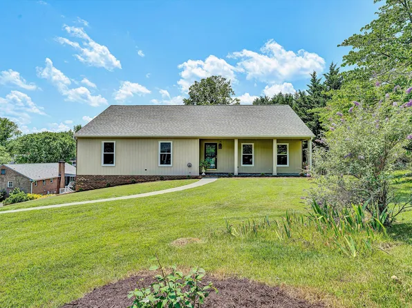 160 Ivy Ln, Daleville, VA 24083
