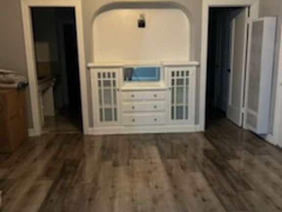 3rd image of 1439-1441 W 53rd St