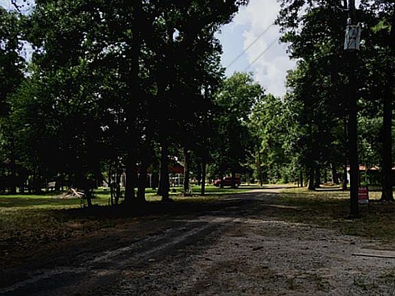 5th image of 13 Pine Wood Dr