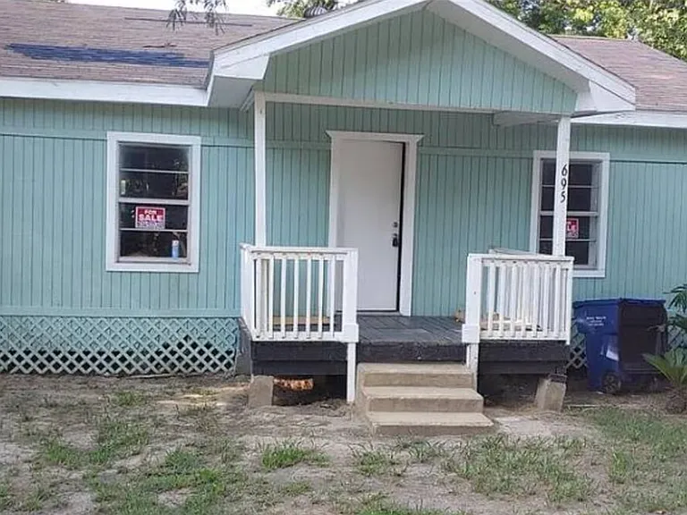 Grimes Avenue Silsbee Tx — Photo 1