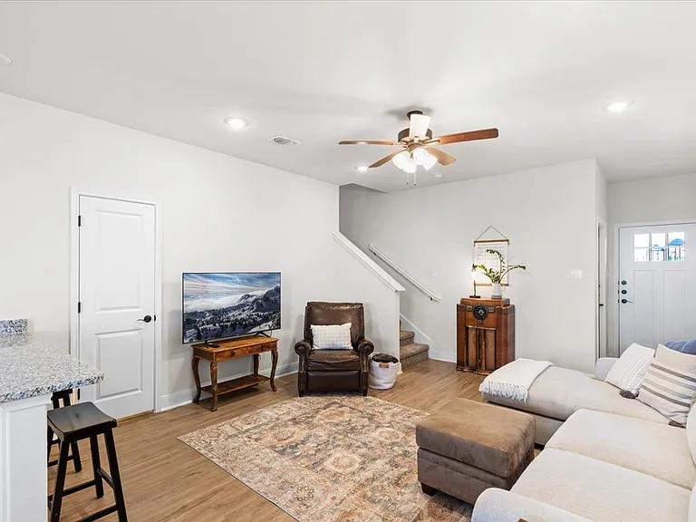 13710 Enzo Gate #102 — Photo 4
