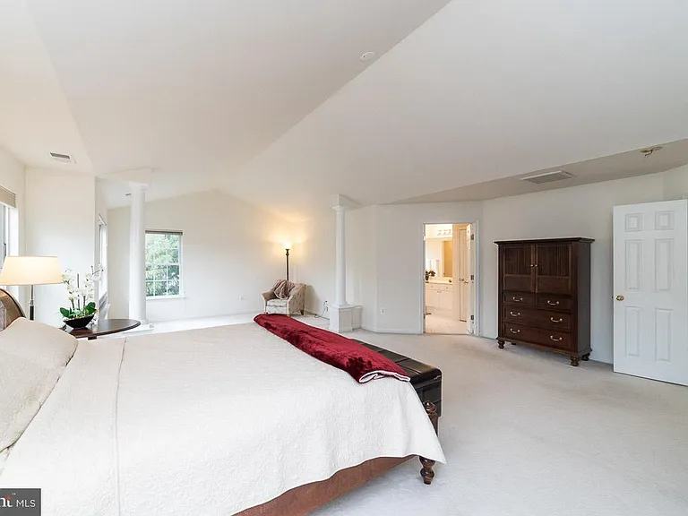 2944 Edgelea Rd — Photo 34