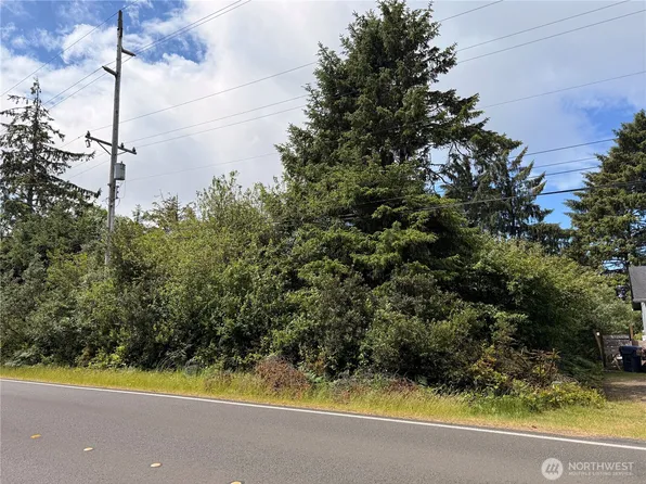 553 Dolphin Avenue NE, Ocean Shores, WA 98569