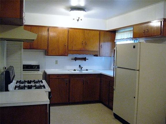 5th image of 3601 1st St