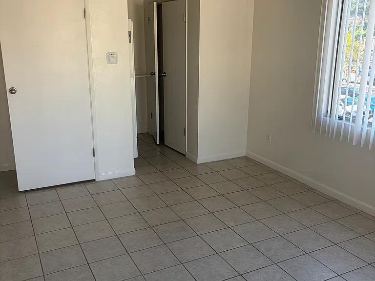 7033 Boulevard Dr #10 — Photo 3