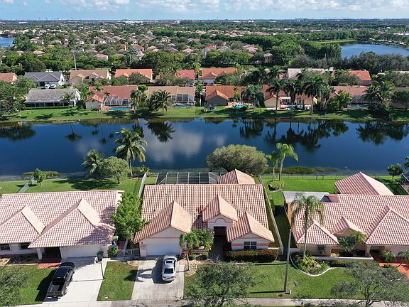 3rd image of 1061 NW 162nd Ave