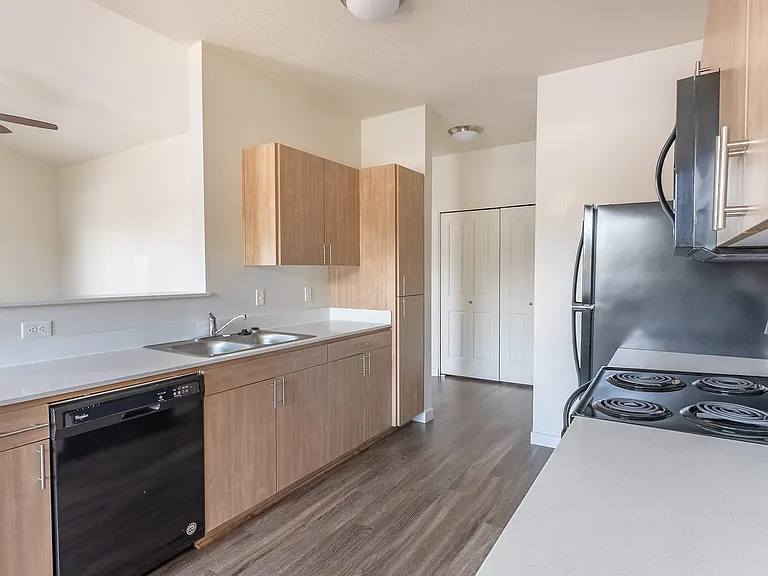Silverplace Apartment Homes — Photo 14