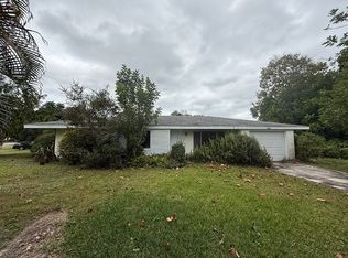2445 8th Ave SW, Vero Beach, FL 32962