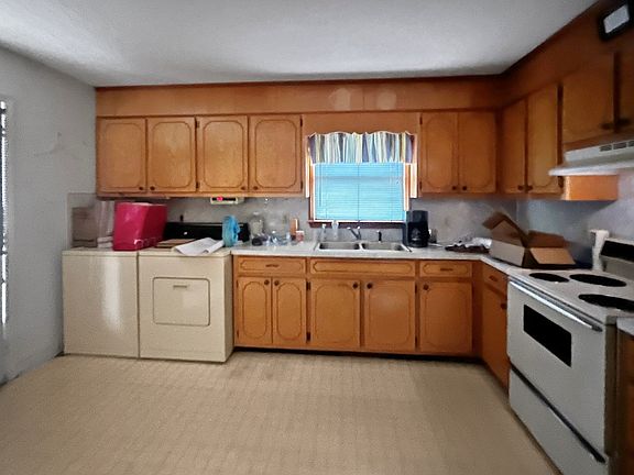 2nd image of 141 Prather Dr