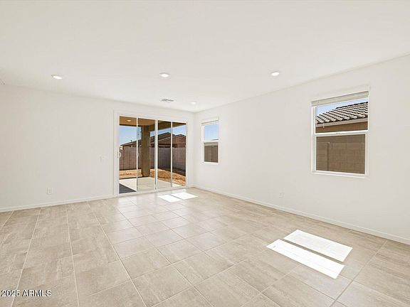 5th image of 37112 W PRADO Street