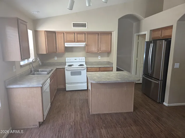 2444 W Blue Sky Dr — Photo 6