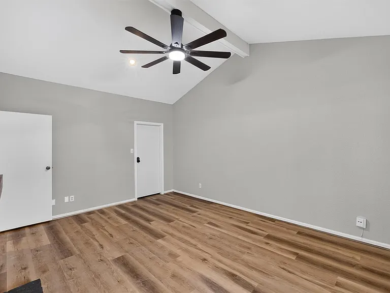 11711 Memorial Dr #621 — Photo 21