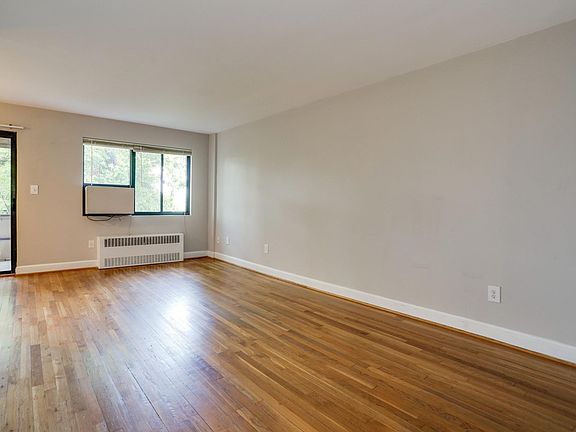 4th image of 1575 N Colonial Ter APT 304