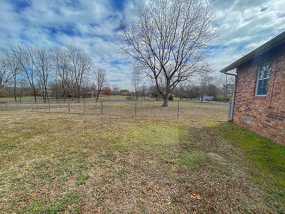 3rd image of 4631 Iris Ave