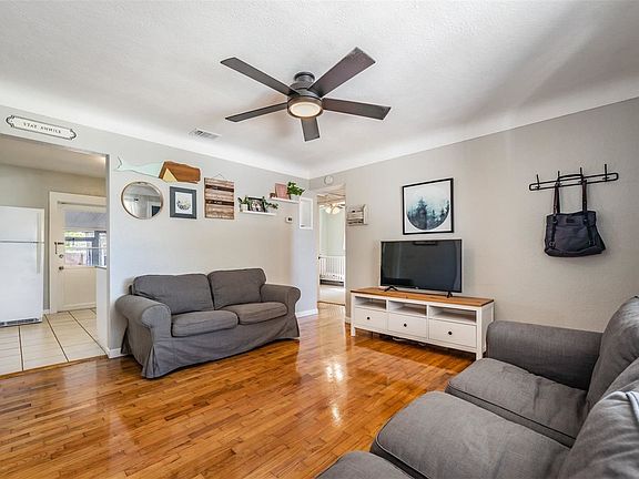 3rd image of 4209R 20th St N