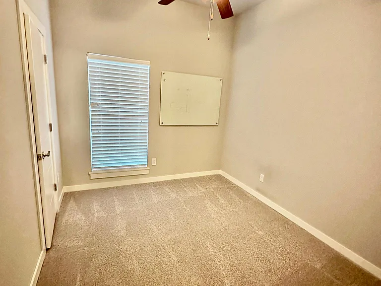 18537 Haslemere Ln — Photo 36