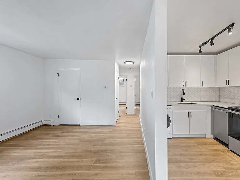 Marion Street Apartments — Photo 25