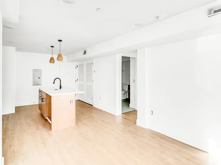2520 N Front St — Photo 7