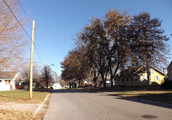 5th image of 1226 S Maywood Ave