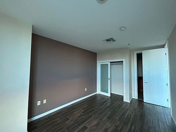 5th image of 4575 Dean Martin Dr Unit 402