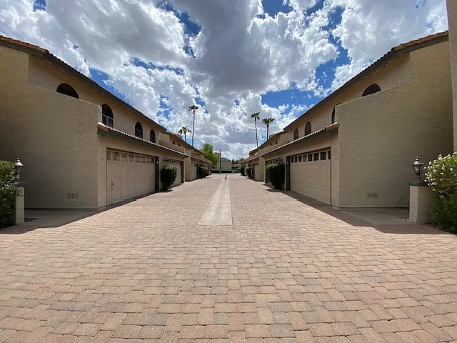 2142 E Turney Ave #10 — Photo 37