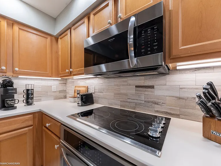 3313 Sunset Key Cir #402 — Photo 8