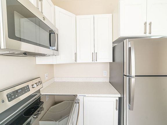2nd image of 395 Palm Ave APT A