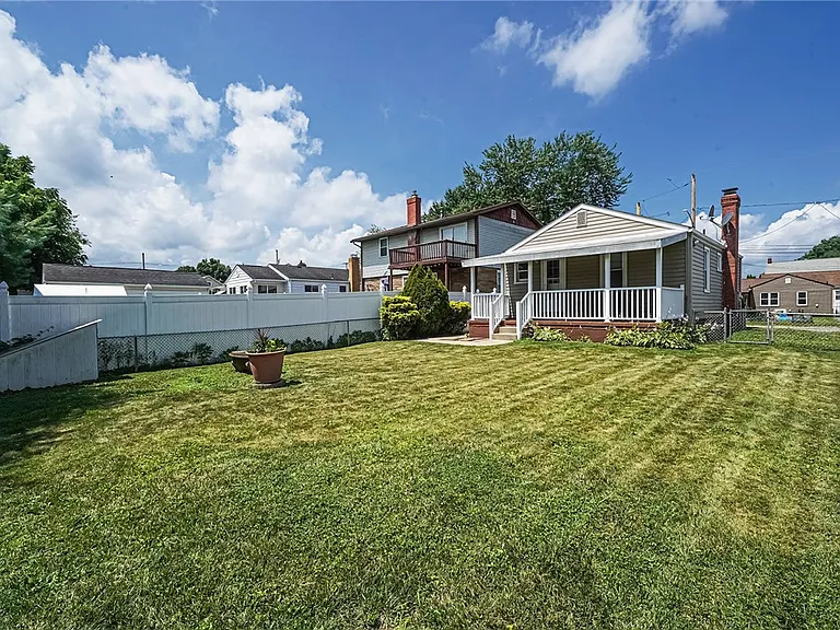 210 New Haven Ln — Photo 25