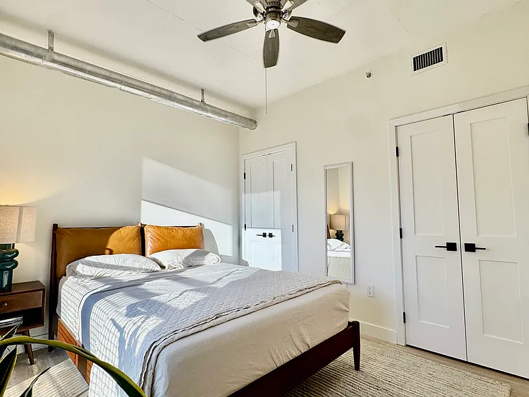 455 NE 25th St #401 — Photo 8