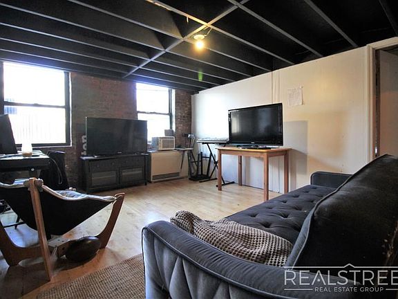 5th image of 337 Kent Ave #4F