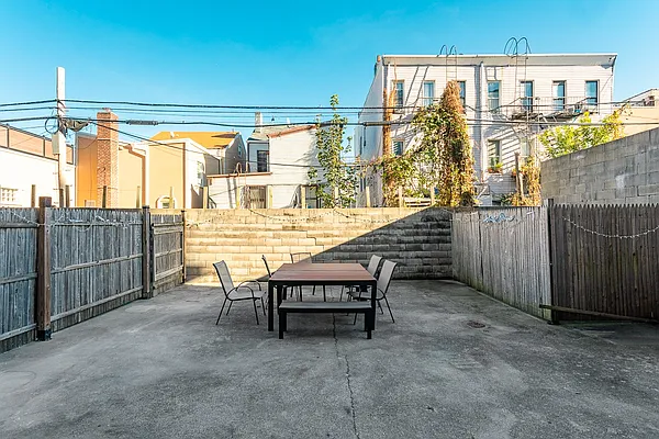 Rented by MySpaceNYC | media 11