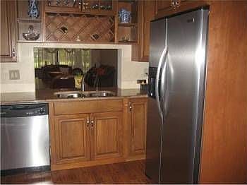 3rd image of 359 Fairway Cir
