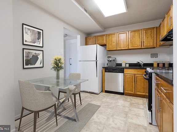 5th image of 4 Monroe St APT 1309