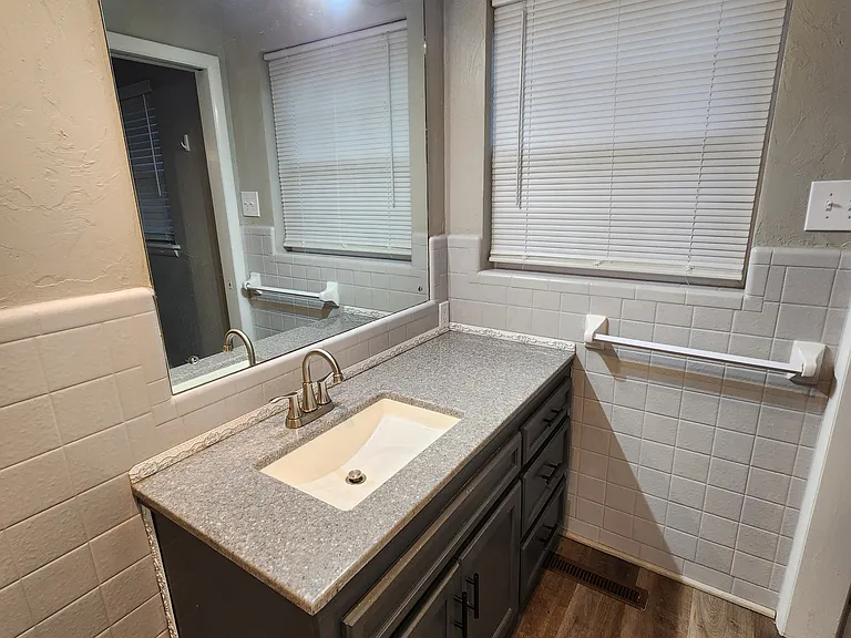 204 S Morrison Dr — Photo 21