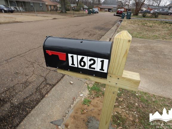 2nd image of 1621 Whitehead Dr