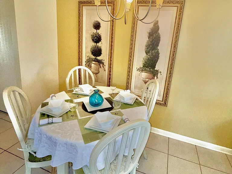 137 Farnham Cres #137-F — Photo 45