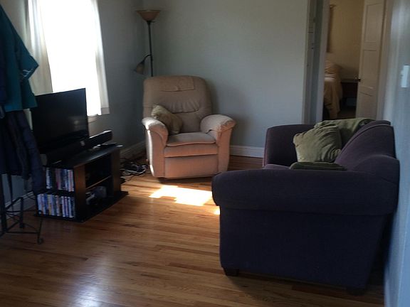 2nd image of 620 Fetterman St APT A