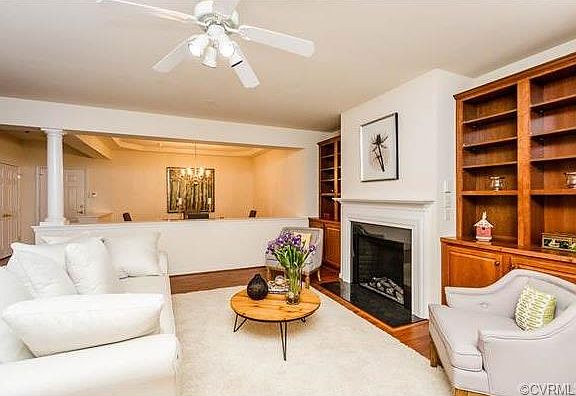 3rd image of 1001 Heathsville Ct E