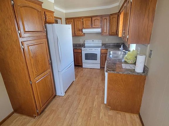 5th image of 1430 E Vanderhoof St