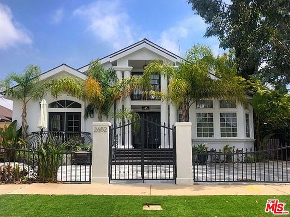 5th image of 2652 Midvale Ave