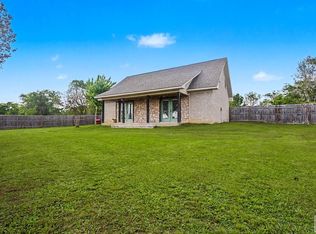 100 Briggs Pl, De Kalb, TX 75559